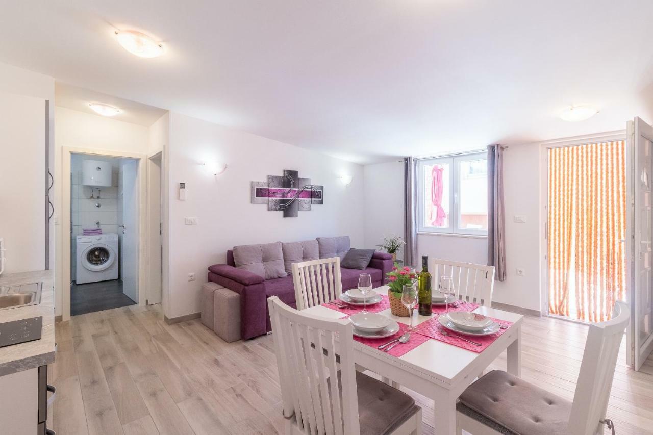 Taja Apartment *
