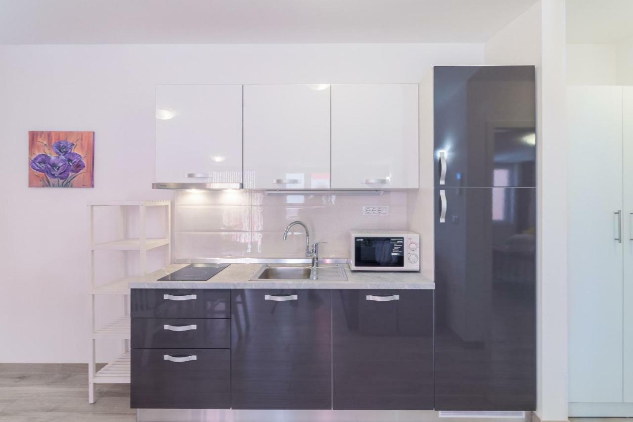 Taja Apartment